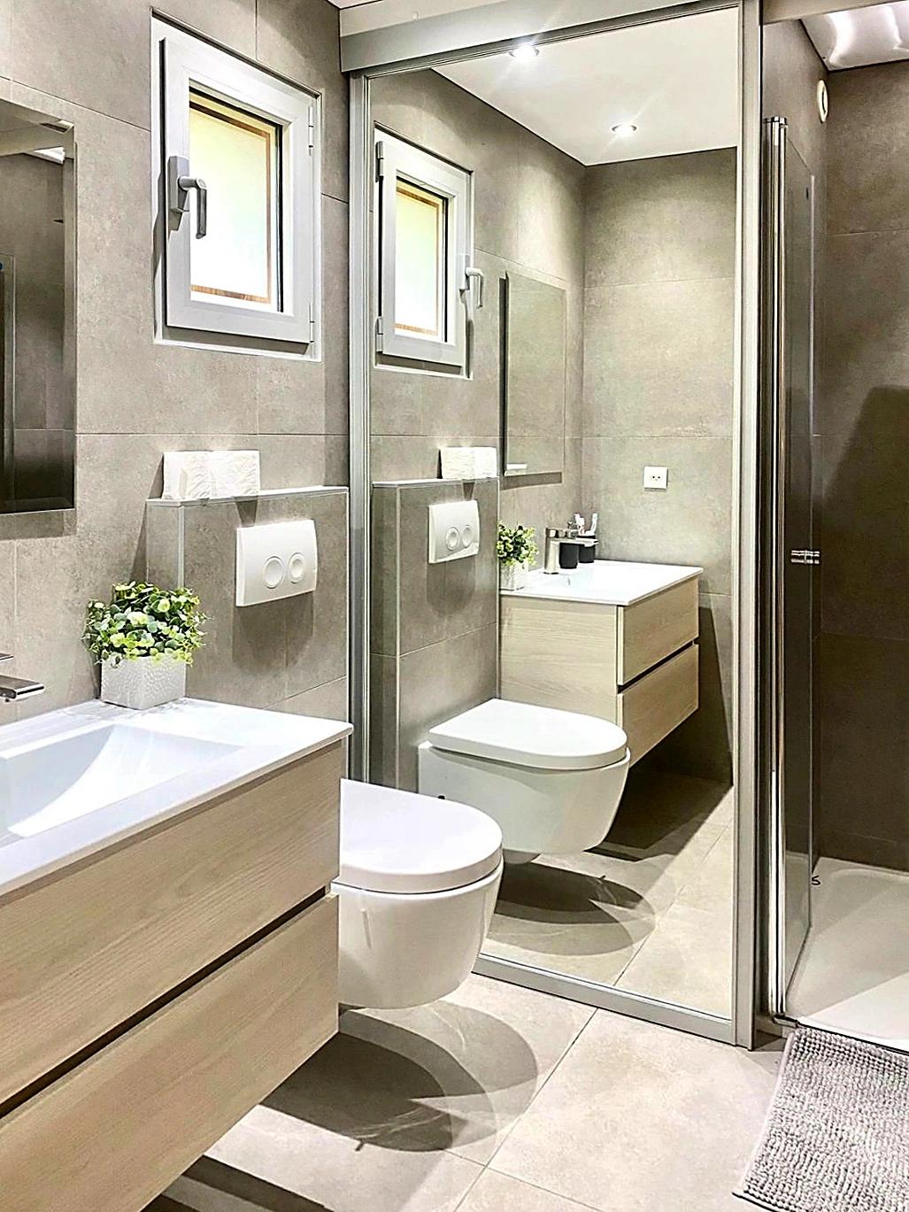 Les salles de bains spacieuses de nos appartements à louer à Santa Giulia