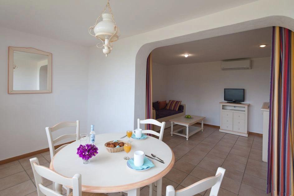 La salle à manger de nos appartements à louer à Santa Giulia