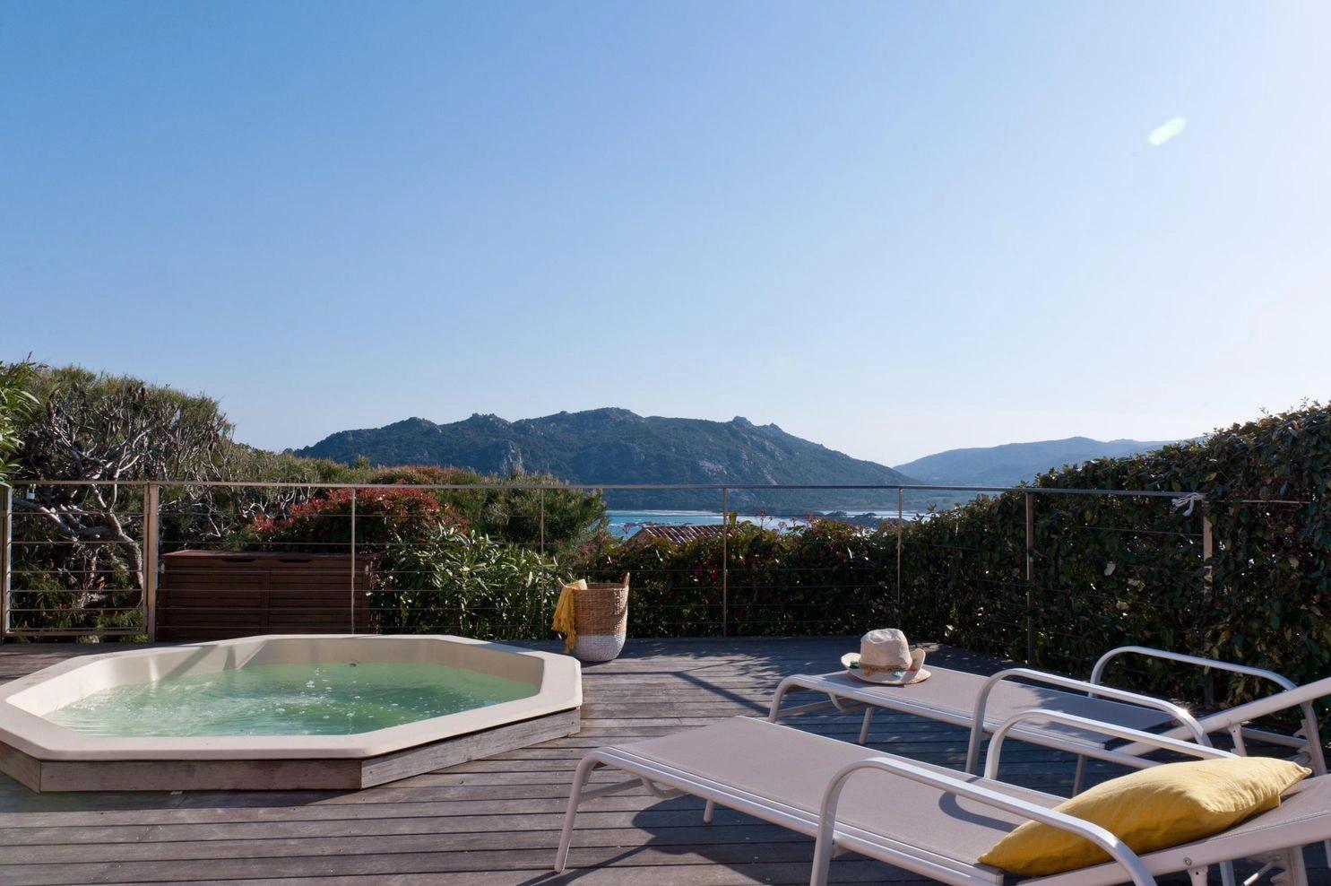 Villas avec spa et jacuzzi à louer à Santa Giulia