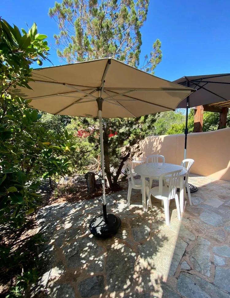 Le jardin de nos studios de vacances à Santa Giulia