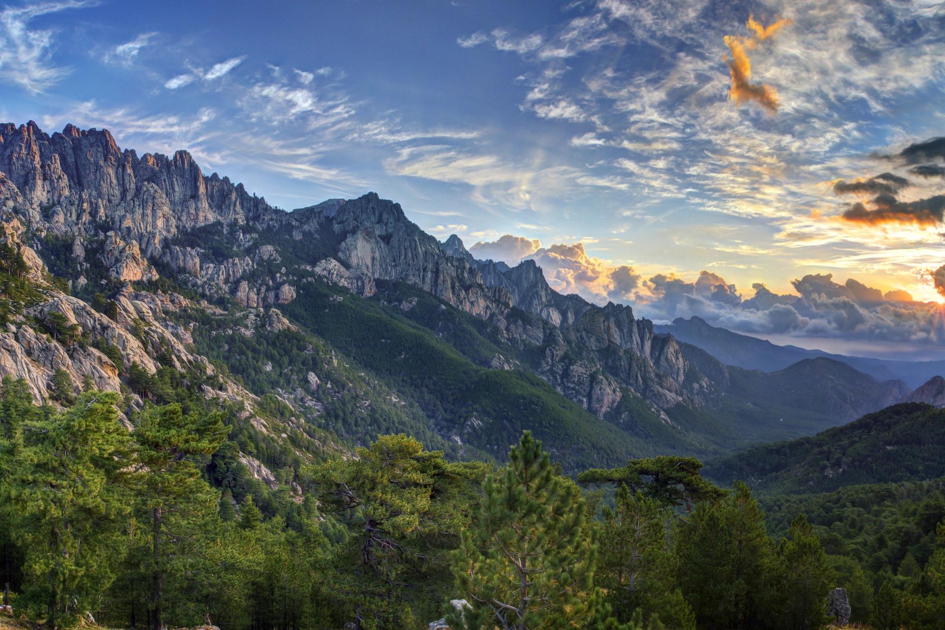 Les belles aiguilles de Bavella en Corse-du-Sud