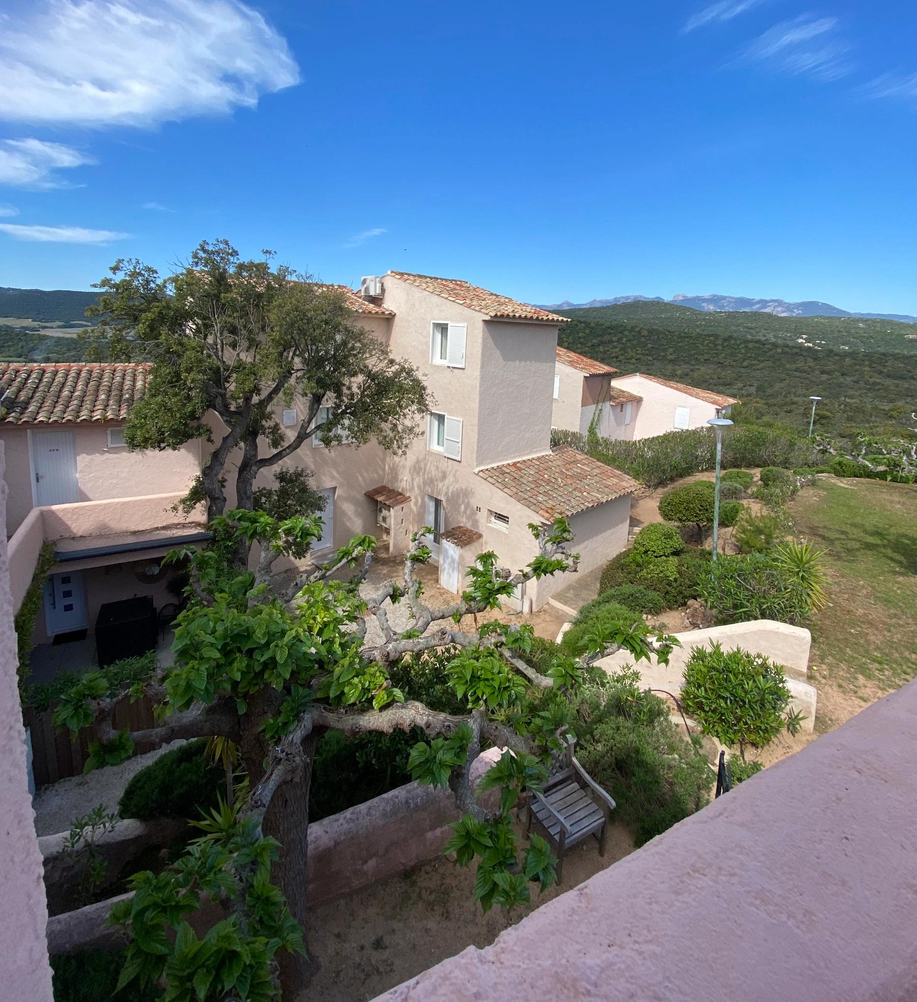 Location à Santa Giulia avec vue mer