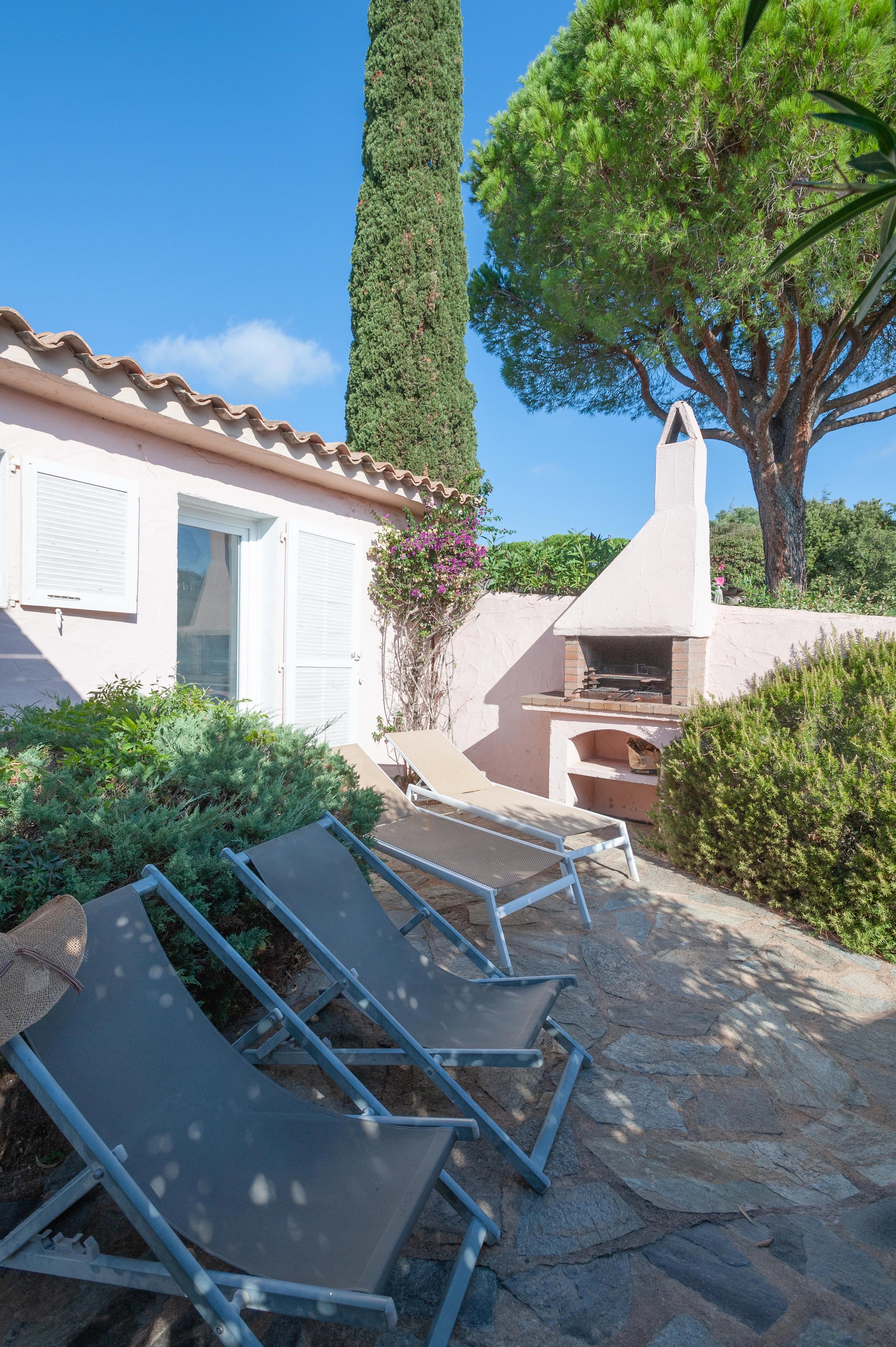 Villa à louer en bord de mer à Santa Giulia