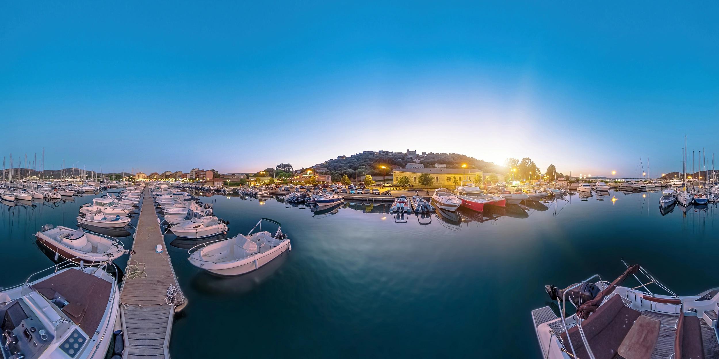 Le port de Porto-Vecchio au coucher du soleil